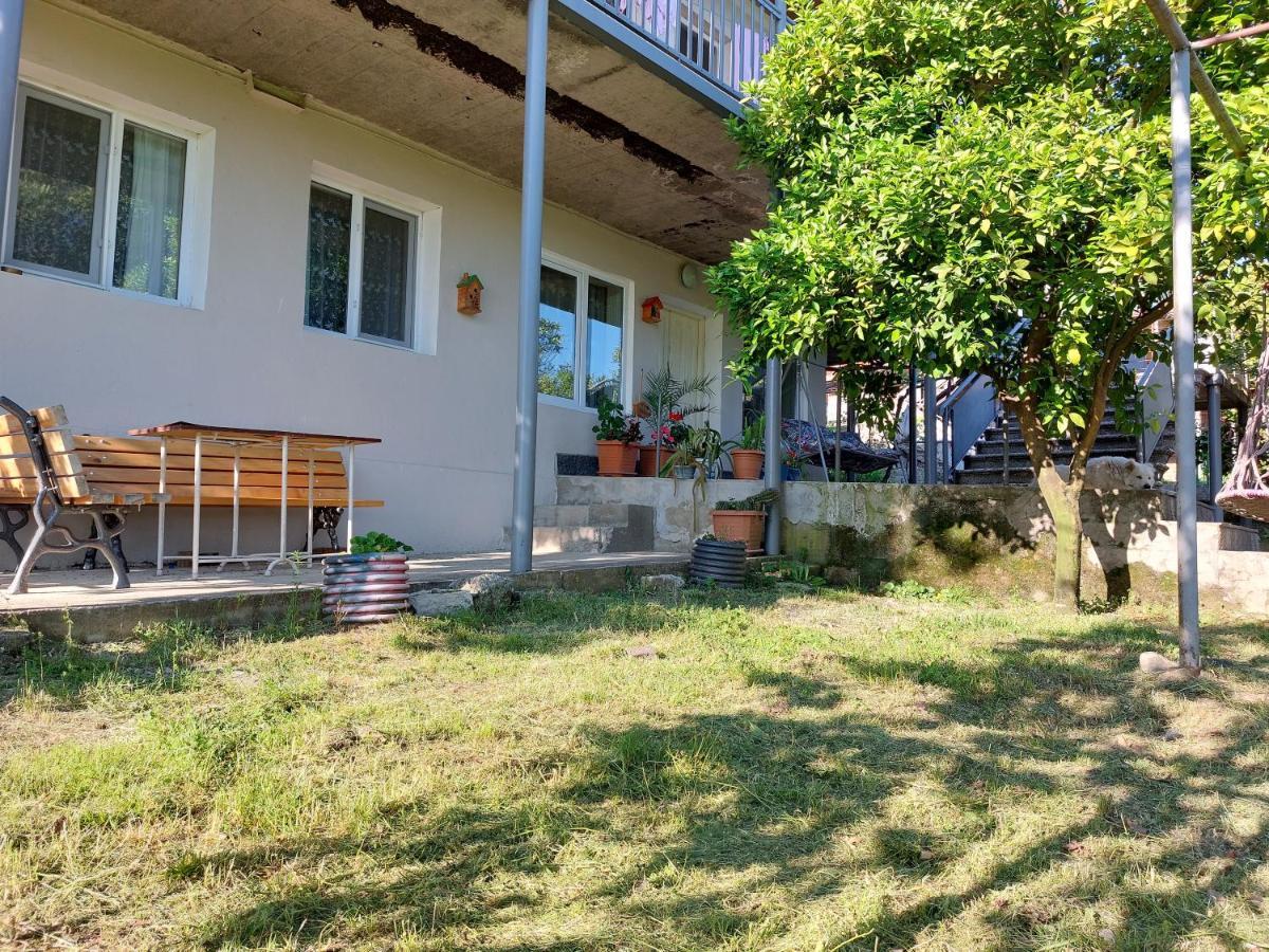 Lakeside Green Balcony Home Tskaltubo Exterior photo